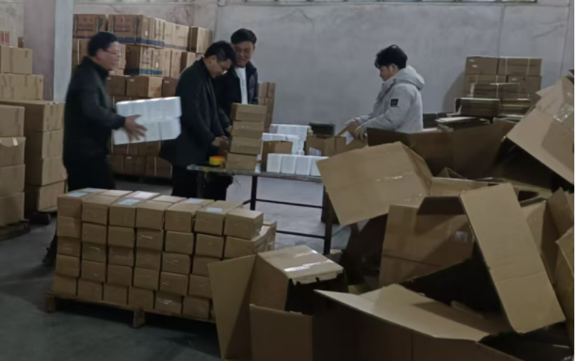 訂單海嘯來襲，倉庫人星夜兼程趕訂單